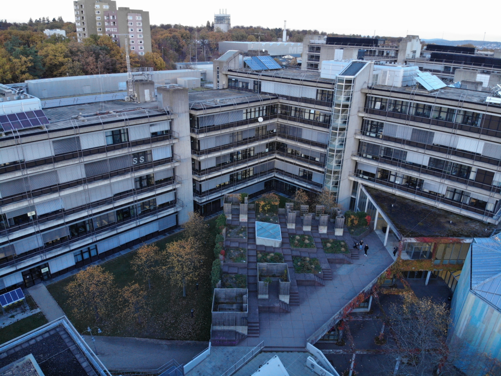 Gebäude der Elektrotechnischen Institute 1